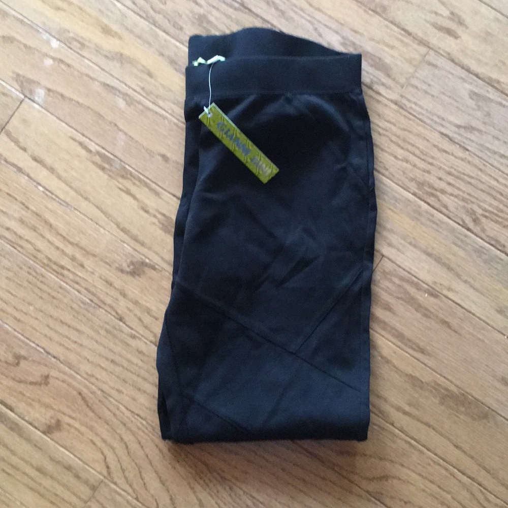 NWT Gianni Bini Women’s black leggings